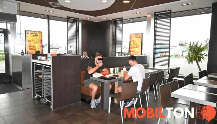 Mcdonalds Vzhled A Atmosfera - Rudná