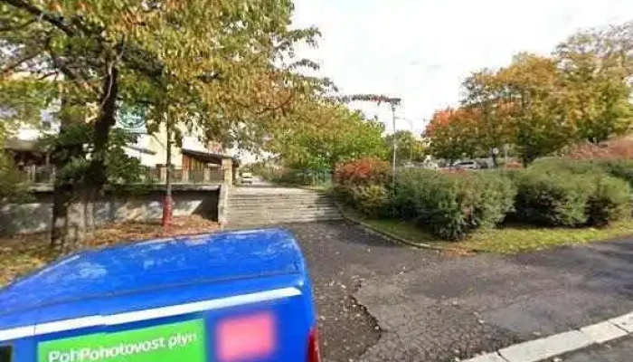Mostecky Kahan Street View A 360deg - Obránců Míru 2629/5