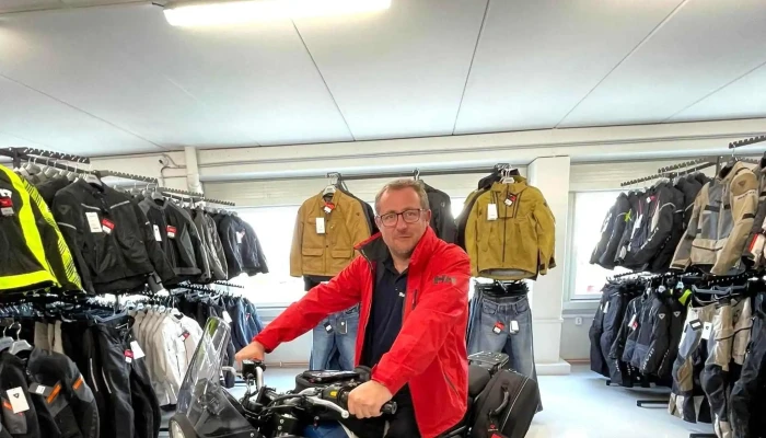 Motozem -    Plzen Prodejna Potřeb Pro Motosport - Plzeň 3