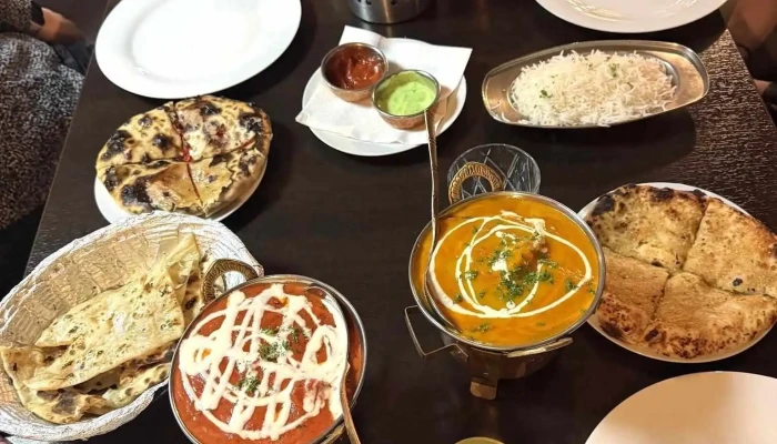 Mount Everest Restaurant -  Korma - Okrajová 1350