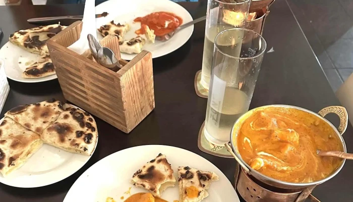 Mount Everest Restaurant -  Nepalska Restaurace - Okrajová 1350