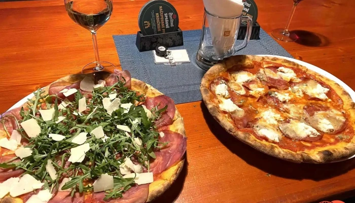 Na Papuci Pizza - Mladcová