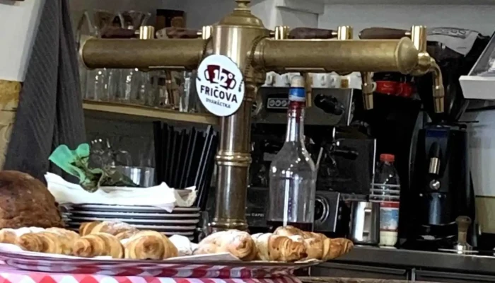 Na Pekarne Jidlo A Piti - Čakovičky-mratín