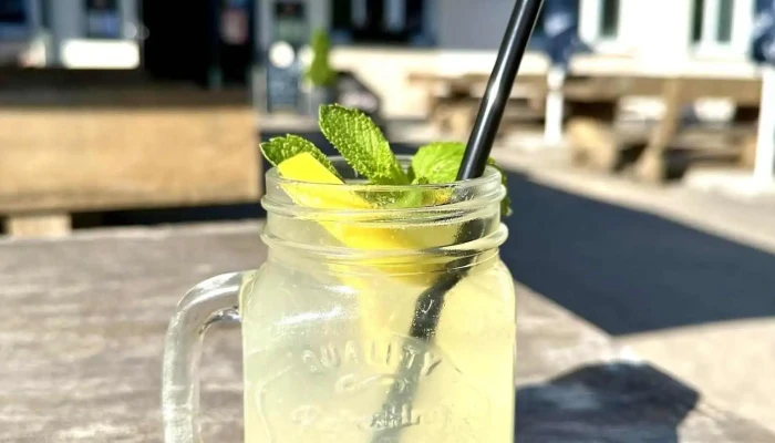 Na Rynku Pub Od Vlastnika - Ringhofferovo Nám. 434