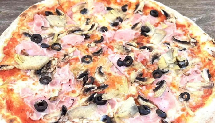 Na Rynku Pub Pizza - Ringhofferovo Nám. 434