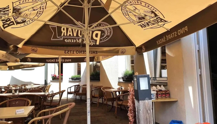 Na Rynku Pub Vzhled A Atmosfera - Ringhofferovo Nám. 434