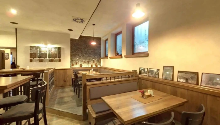 Nabrezni Terasy Restaurace A Penzion Street View A 360deg - Nábřežní Ulice, Havlíčkovo Nám. 254/7