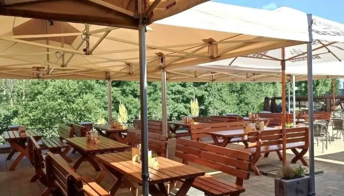 Nábřežní terasy, restaurace a penzion - Nábřežní Ulice, Havlíčkovo Nám. 254/7