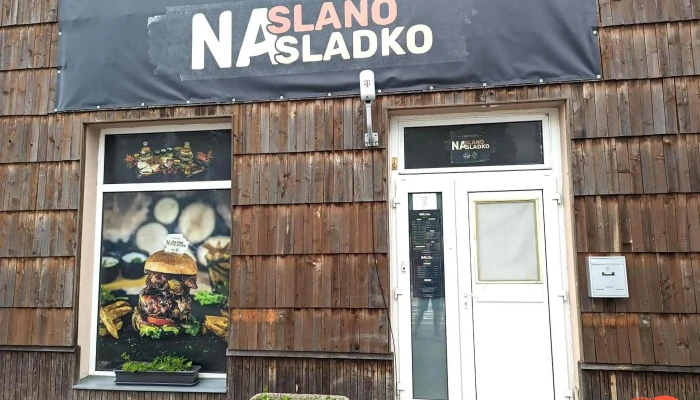 Naslano Nasladko Vse - Janáčkovo Stromořadí 156
