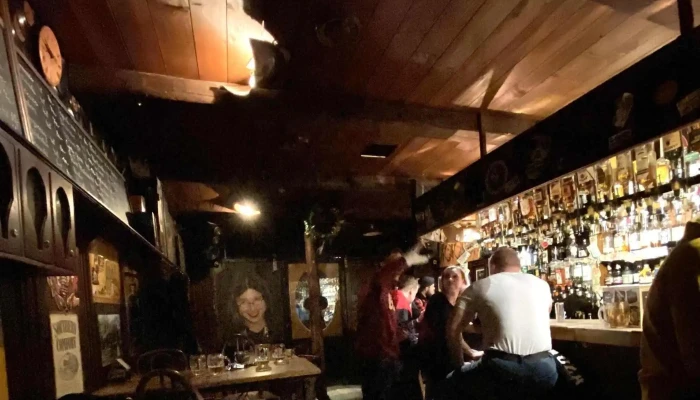 Nocni Bar Dira Ceny - Nám. Míru 9