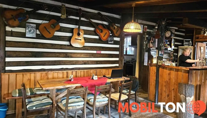 Nohejbal Club Hospudka Stara Lysa Vzhled A Atmosfera - Czech Republic