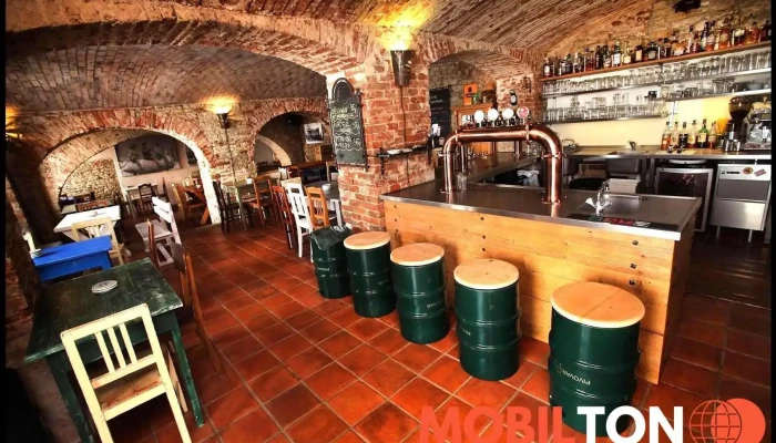 Němý Medvěd - Burger & Beer Bar - Nám. Míru 27