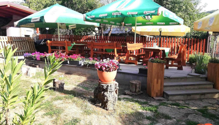 Obcerstveni Terasa U Trech Pasiku Vzhled A Atmosfera - Za Kolem 36