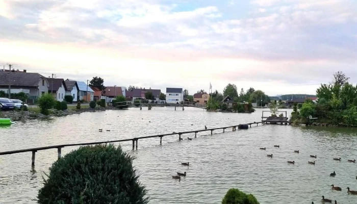 Obcerstveni U Kapitana Pod Rybnikem - Pod Rybníkem