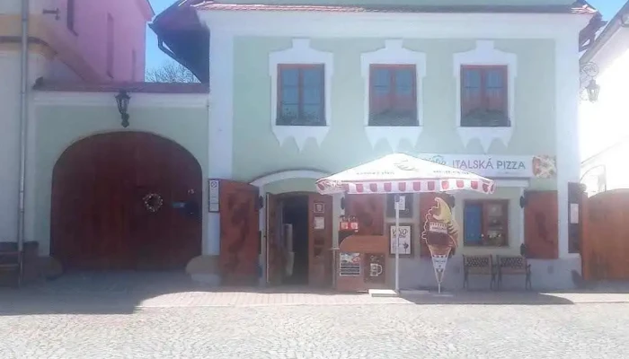 Obcerstveni U Radnice Od Vlastnika - Žižkovo Nám. 65