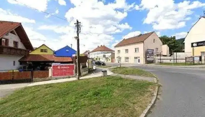 Obcerstvi Na Spravne Vlne Street View A 360deg - Husovo Nám. 6