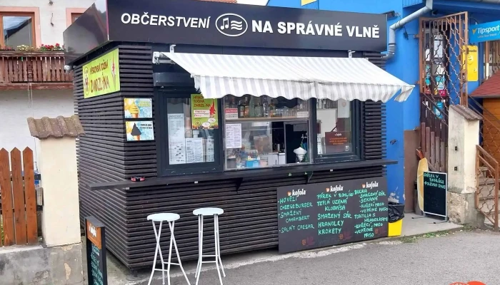 Obcerstvi Na Spravne Vlne Vse - Husovo Nám. 6