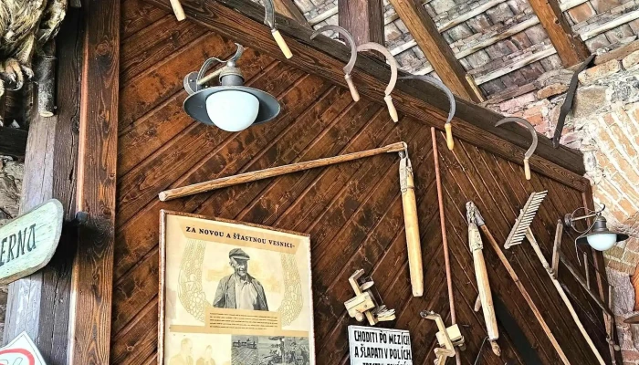 Obcerstvovna Ve Dvore Restaurace - Nádražní 102