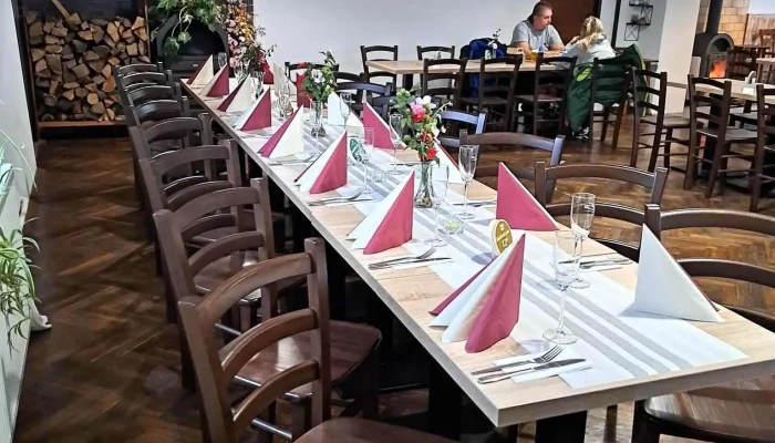 Obecni Hospudka Kostomlatky Vzhled A Atmosfera - Kostomlátky-kostomlaty Nad Labem