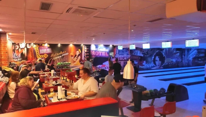 Olympia Bowling Mlada Boleslav Vzhled A Atmosfera - Krátká 905