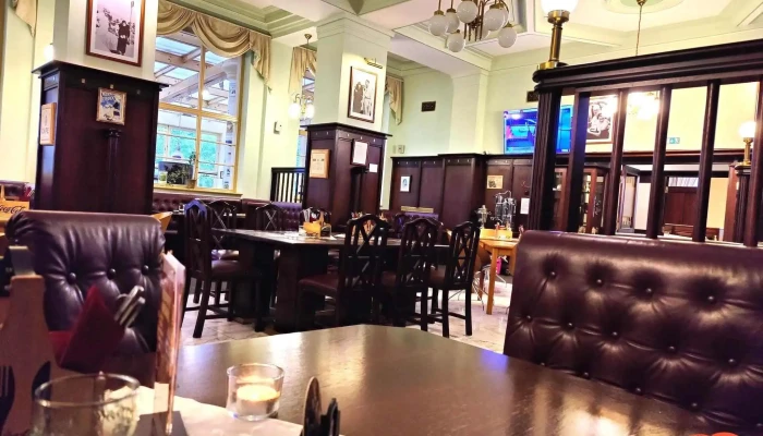 Palace Grill Restaurant -  Vzhled A Atmosfera - Všenorská 45