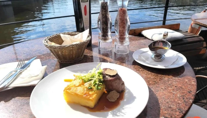 Parník Vyšehrad restaurant - 120 00 Praha 2