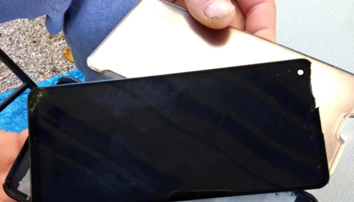 Pc Kout -  Opravna Mobilnich Telefonů - Humpolecká 648