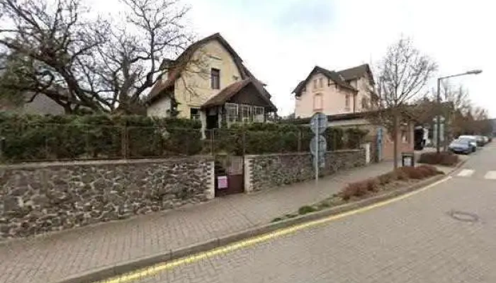 Pecka Cernosice Street View A 360deg - Vrážská 121