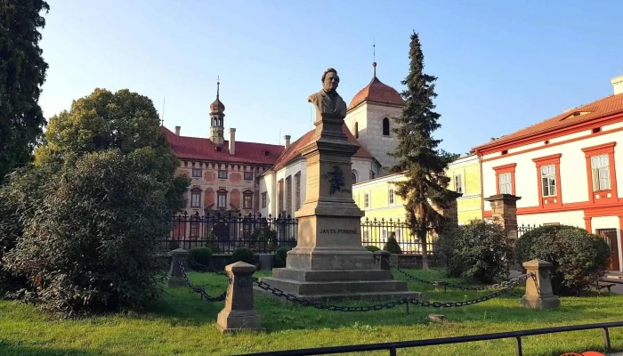 Penzion Pamplona -  Vse - Revoluční 828