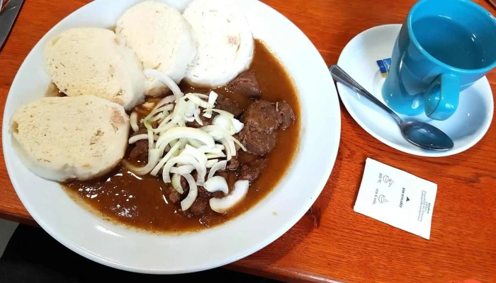 Peron Restaurant Jidlo A Piti - Nádražní 300
