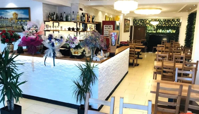 Pho Mukarov Vzhled A Atmosfera - Pražská 18