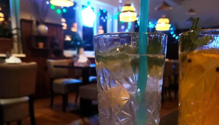 Pho Uvaly Restaurace - Škvorecká 337