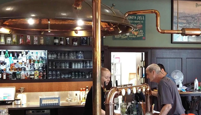 Pilsner Urquell Original Restaurant -  Vzhled A Atmosfera - Vavrečkova 7074 Budova 13, Areál Svit