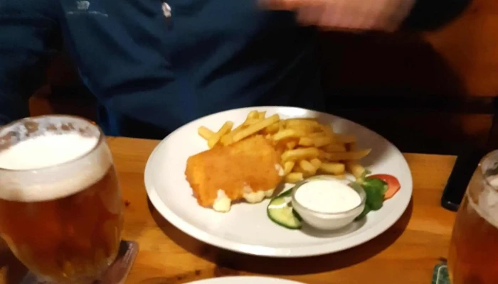 Pivnice Saloon -  Oteviraci Doba - Tyršovo Nábř. 486