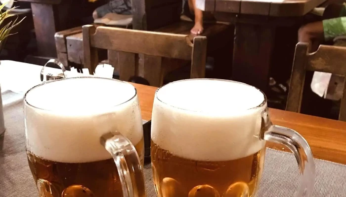 Pivnice Saloon -  Restaurace - Tyršovo Nábř. 486