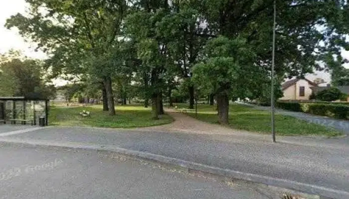 Pivnice Stromovka -  Street View A 360deg - Kamarytova 1331