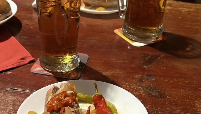Pivnice V Podloubi U Hanze Vse - Nám. Míru 6