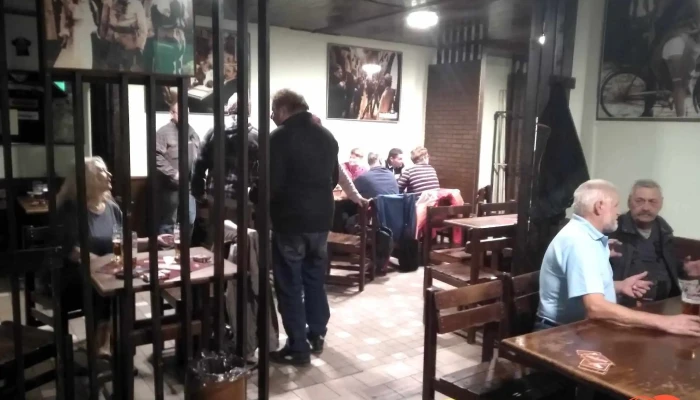 Pivnice Za Vetrem Vzhled A Atmosfera - Letců R. A. F.