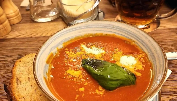 Pivo Basilico Caffe Restaurant Rajska Polevka - Malá Strana