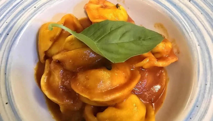 Pivo Basilico Caffe Restaurant Tortellini - Malá Strana