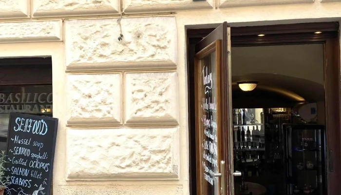 Pivo Basilico Caffe Restaurant Webova Stranka - Malá Strana
