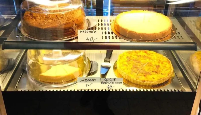 Pizza Alla Mama -    Melnik Jidlo A Piti - Klášterní 3630