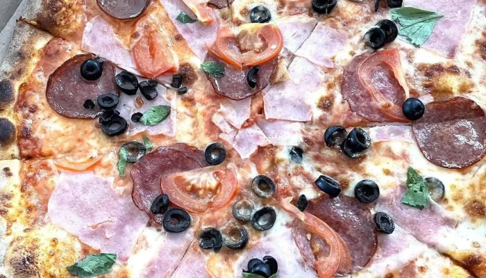 Pizza Fantastico -  Jidlo A Piti - Tyršovo Nám. 2221