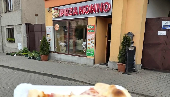 Pizza Nonno Golcuv Jenikov Hledam - Nám. T. G. Masaryka 24
