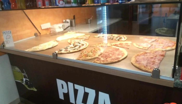 Pizza Sachr Vaclavak Vzhled A Atmosfera - Václavské Nám. 2409