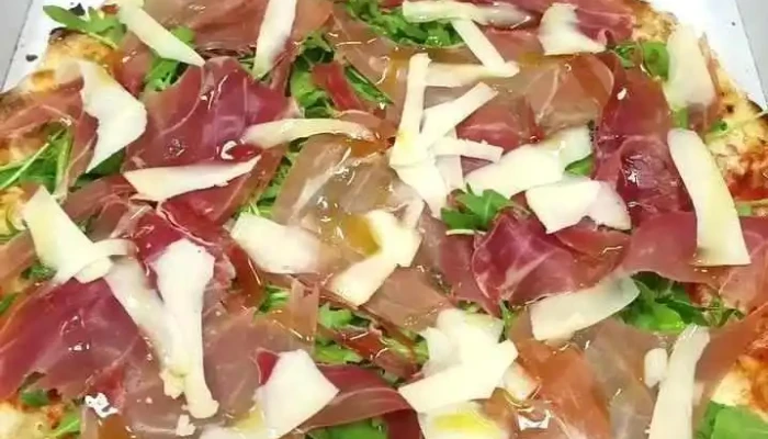 Pizza Tonda Romana Continent Jidlo A Piti - Hrdinů 4