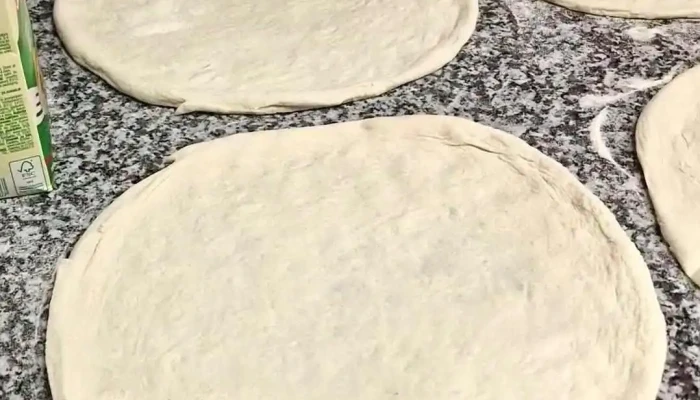 Pizza Tonda Romana Continent Od Vlastnika - Hrdinů 4