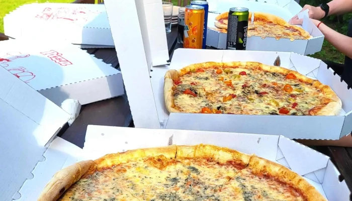 Pizzeria La Famiglia -  Hodnoceni - Náměstí 44