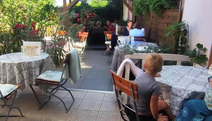 Pizzeria La Mona -  Hledam - Pláteníkova 355