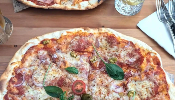 Pizzeria La Mona -  Pizzerie - Pláteníkova 355
